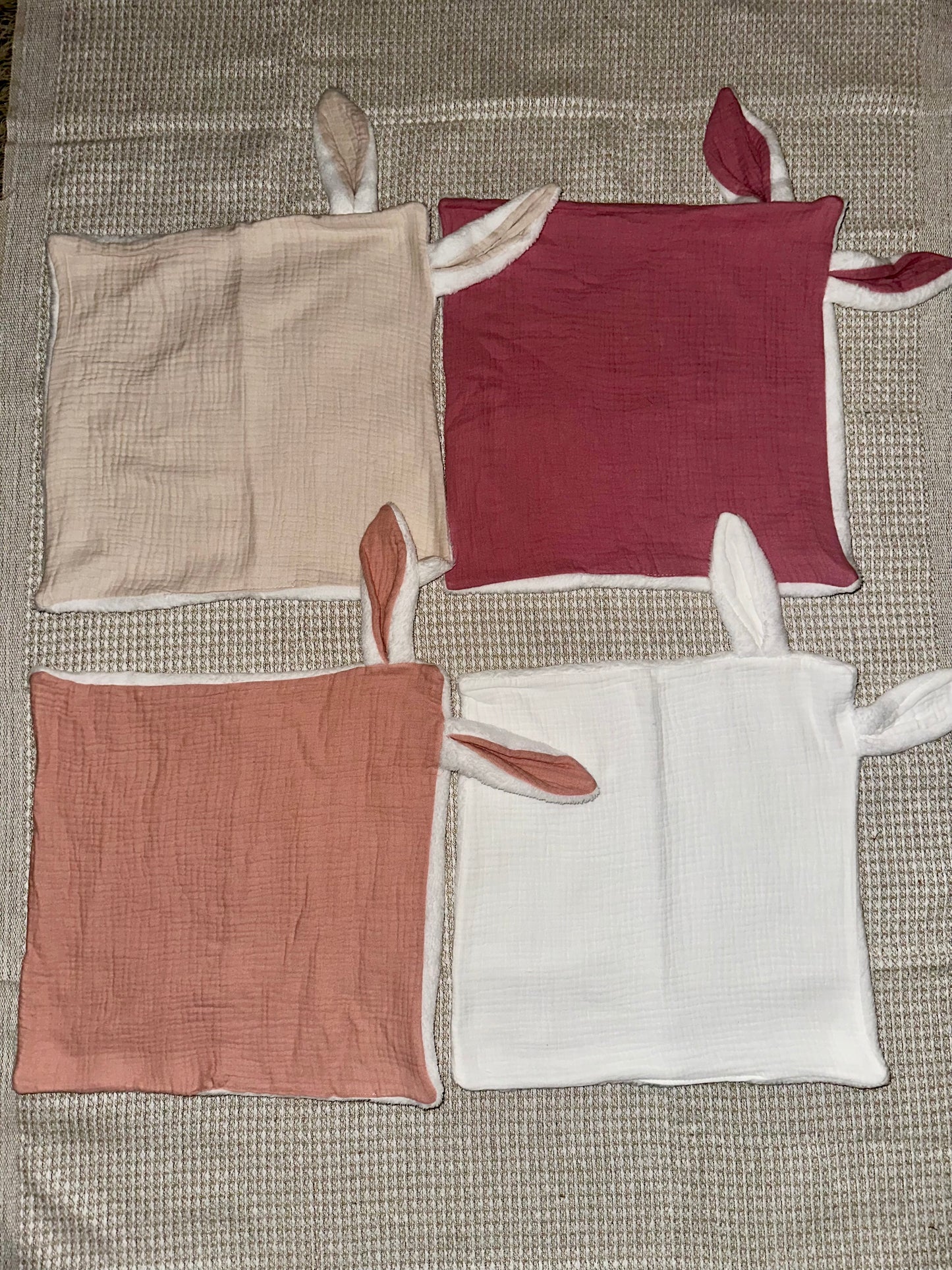 Doudou plat oreilles lapin