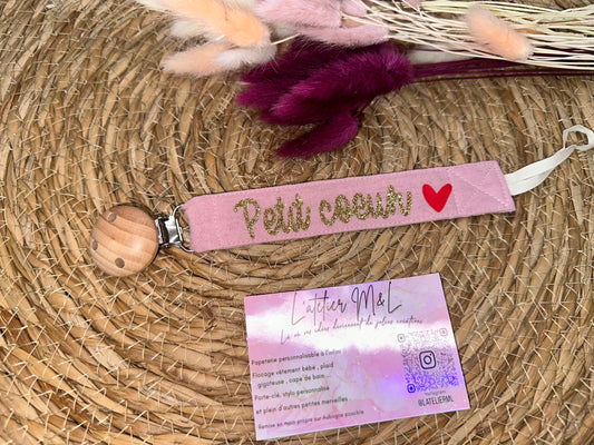 Attache tétine tissus